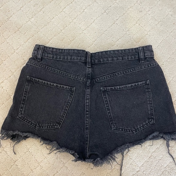 Black Zara Denim Shorts - Picture 2 of 3
